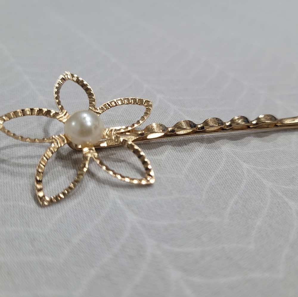 Free Add-On: Hair Clips! - Picture 4 of 11